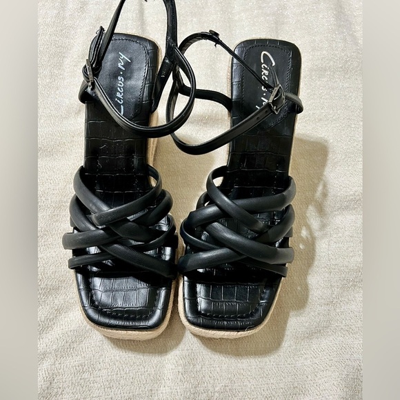 Circus by Sam Edelman Shoes - Criss Cross lightweight Platform Sandals - Circus NY by Sam Edelman-Blk 9.5